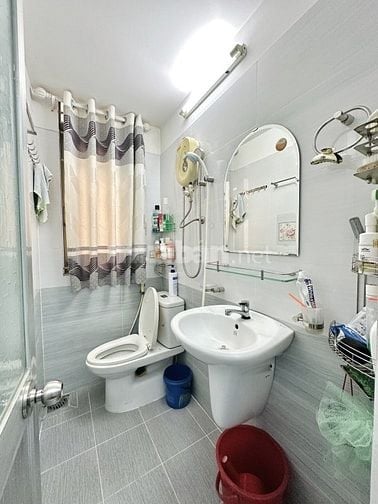 🚛 KHU PHÂN LÔ XE TẢI – NHÀ 3 TẦNG ĐẸP – GIÁ TỐT 7.5 TỶ – SÁT QUẬN 1  
