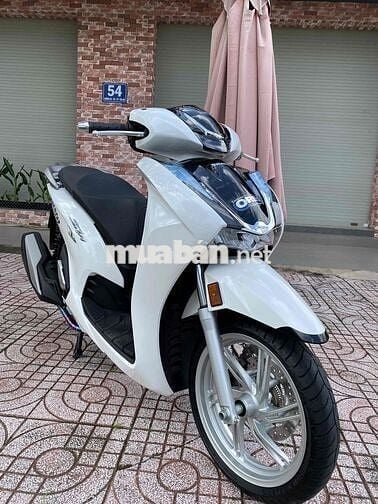 Cần bán Honda Sh350i trắng 2023 chính chủ