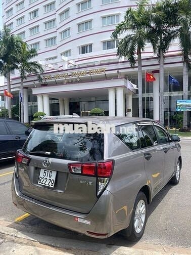 Toyota Innova 2017 2.0E - 176000 km