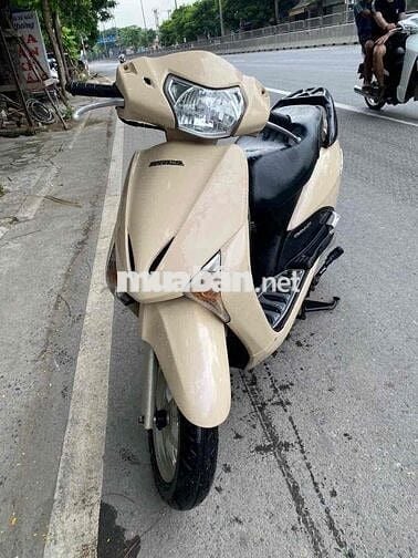 Honda lead đời cao êm đẹp như hình