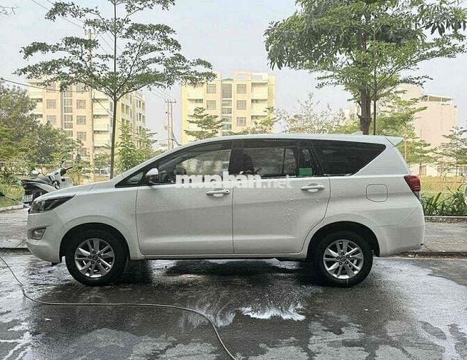 Toyota Innova 2018 2.0G - 100000 km