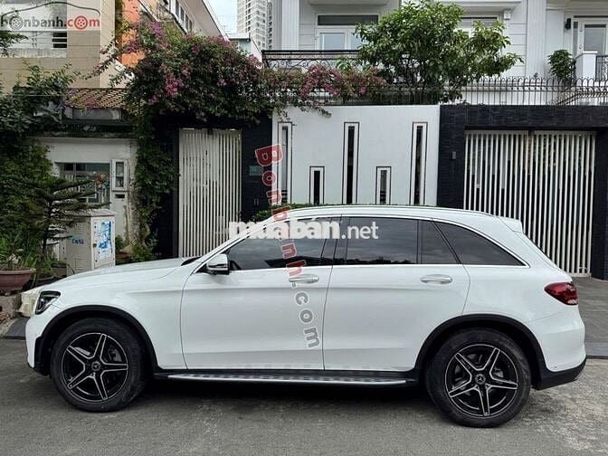 Mercedes Benz GLC 300 4Matic 2022 - 1 Tỷ 730 Triệu