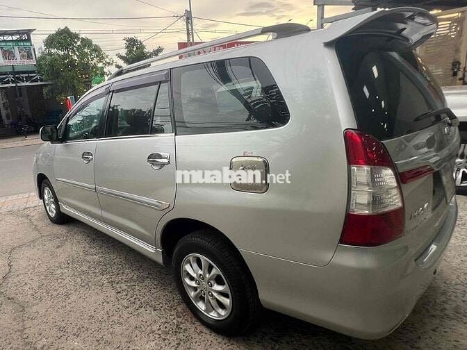 Toyota Innova 2014 2.0G - 810000 km