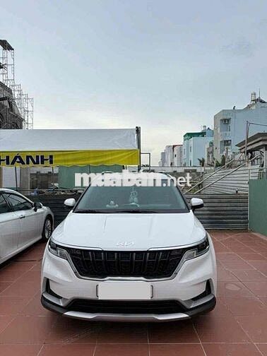 Kia Carnival 2022 Luxury 2.2D - 9000 km