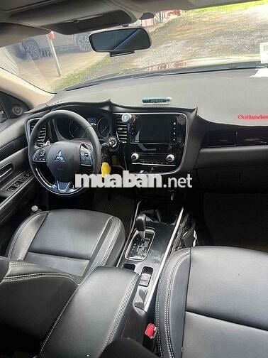 Mitsubishi Outlander 2021 2.0 CVT - 70000 km