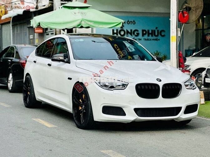 BMW 5 Series 528i GT - 2017-899tr