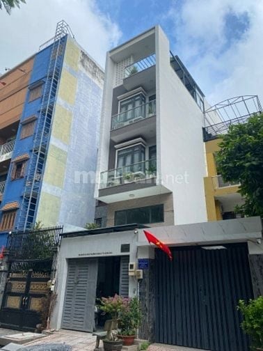 Bán 1 hoặc cả 2 căn nhà đường hoàng kim giao F5Q8 giá 17 tỷ/căn 