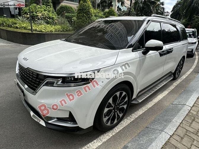 Kia Carnival 2021 Signature 3.5G - 70000 km