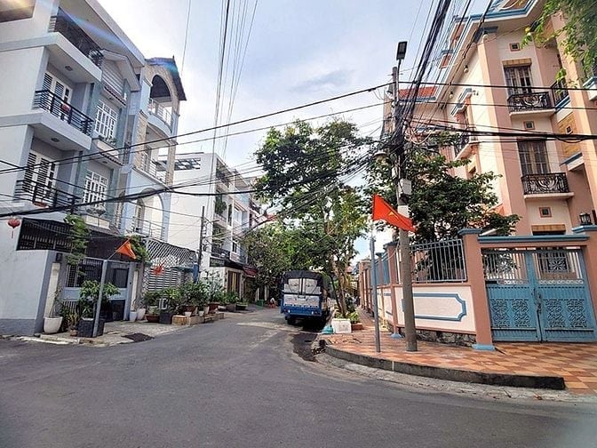 Biệt thự khu an ninh, 2 mặt tiền, Phú Thuận, 486m² sàn, giá tốt