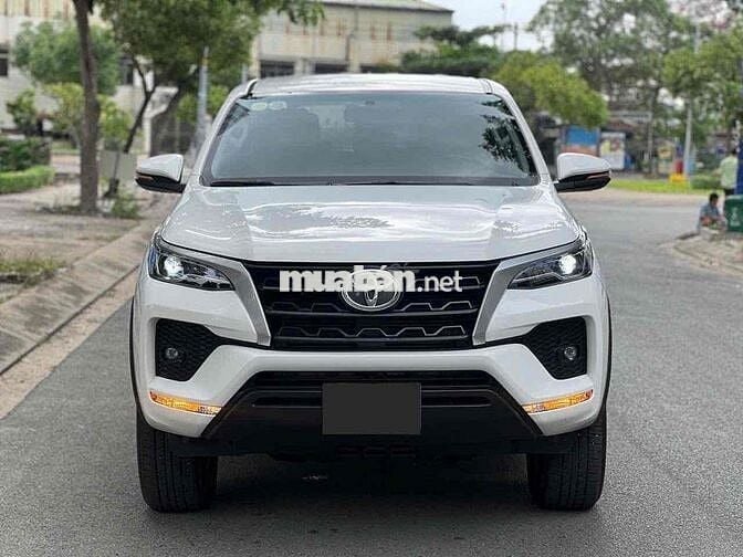Toyota Fortuner 2021 2.4MT 4x2 - 42000 km