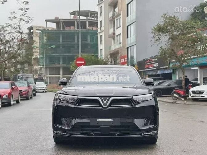 VinFast VF9 Plus 2025
