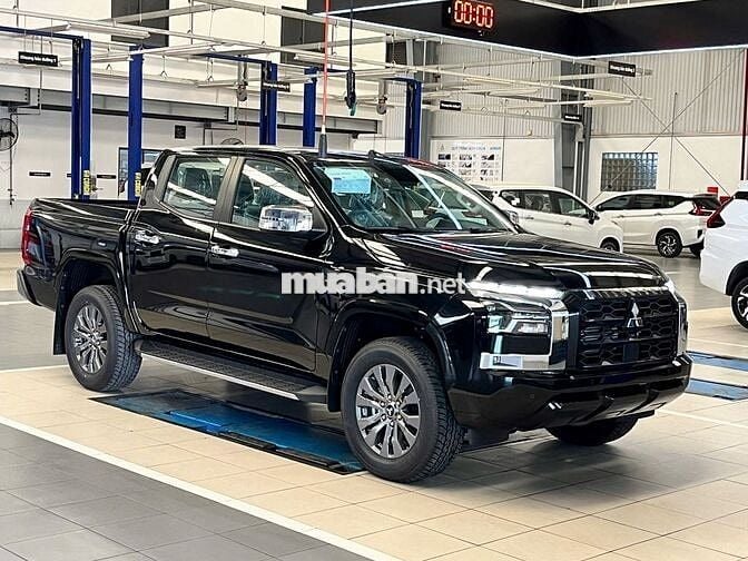 Mitsubishi Triton 2025 giảm 20 triệu TM