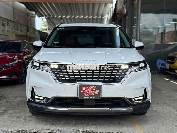 Kia Carnival 2022 3.5G Signature,màu trắng,17000km