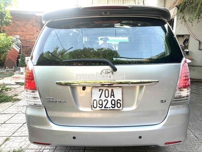 Toyota Innova 2009 G - 156 km