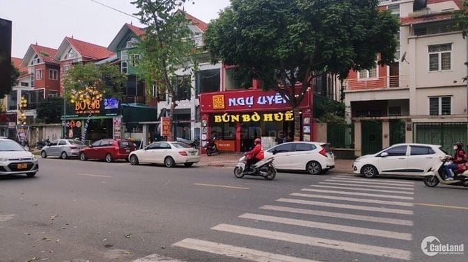 Cực Hiếm! Cho thuê biệt thự mặt phố Nguyễn Văn Lộc chỉ 1xx 