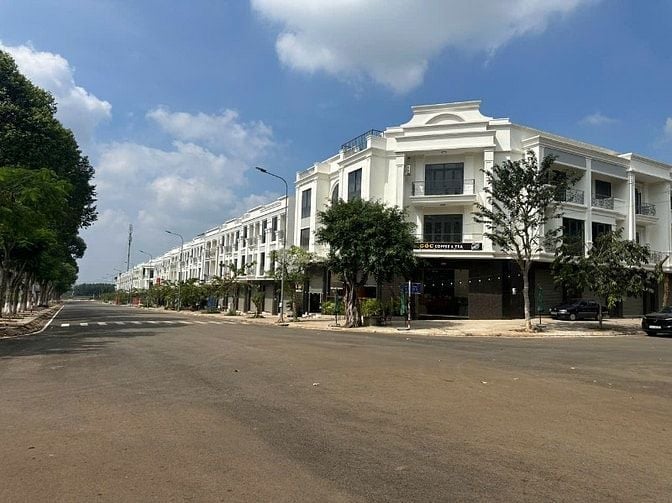 Bán nhà liền kề tại Chợ Đầu Mối Dầu Giây, Thống Nhất, Đồng Nai