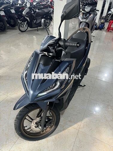 vario 2025 odo:400km