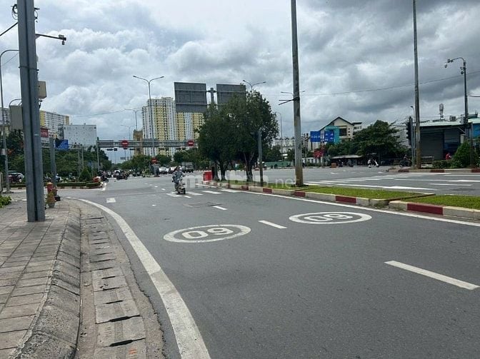 Cần tìm đối tác cùng thuê đất: 1400m2, giá tốt tại Võ Văn Kiệt, P16, Q