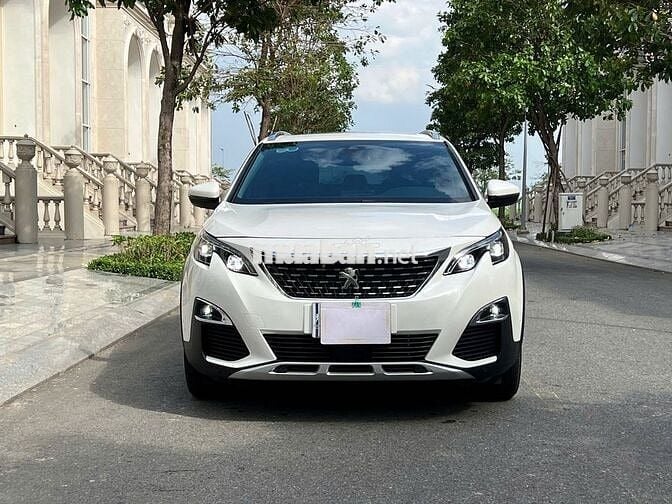 Peugeot 5008 2021 Allure trắng, full LS, có vay NH