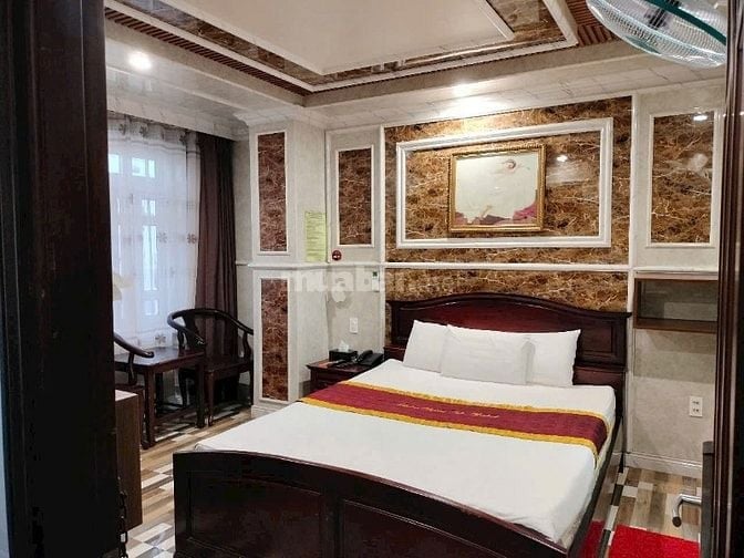 Bán Khách Sạn Đường Nguyễn Thái Bình, TB. DT: 8m x 18m. Hầm 7 tầng