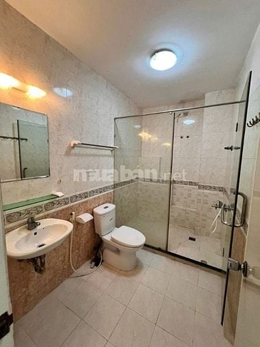 Cho thuê nhà mặt tiền Nguyễn Thái Bình, P.12, Q.Tân Bình giá 24tr 