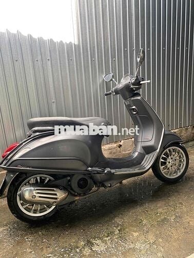 CẦN BÁN XE VESPA SPRINT 2018 NỮ ĐI KO VA CHẠM