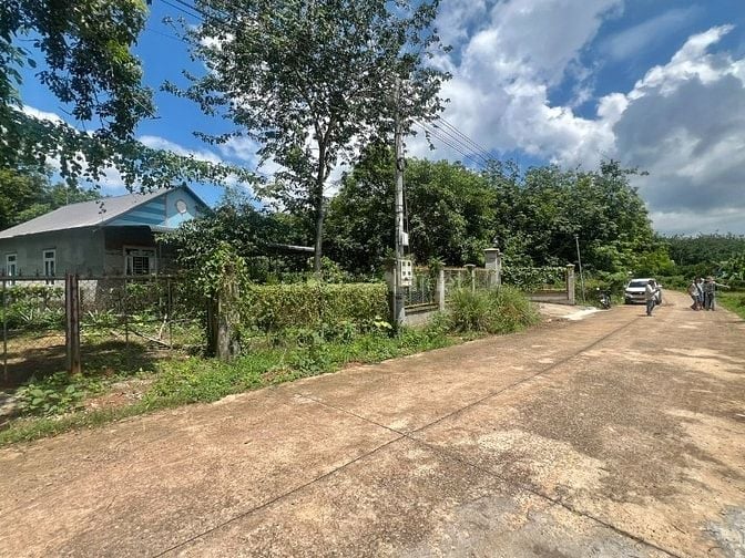 Bán Đất Thổ Cư giá ngộp 200m2, Giá rẻ 300 triệu, đất gần trường học
