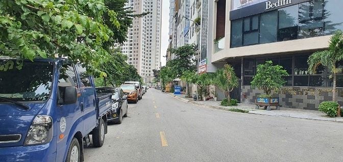 Bán Tòa nhà Building phố Nguyễn Cảnh Dị - KĐT Đại Kim , DT 210 m2 x MT
