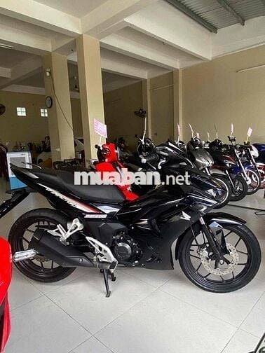 winer v3 . 2022 . máy zin im . áo đẹp ko trầy