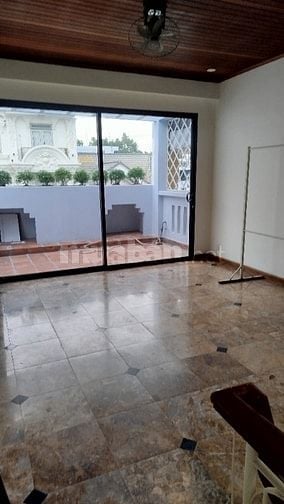 Nhà mặt tiền đường hẻm 8m  kế bên nhà ga T3 
