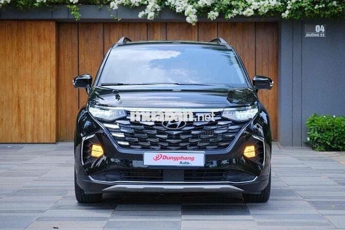 Hyundai Custin 2.0T Cao Cấp 2024