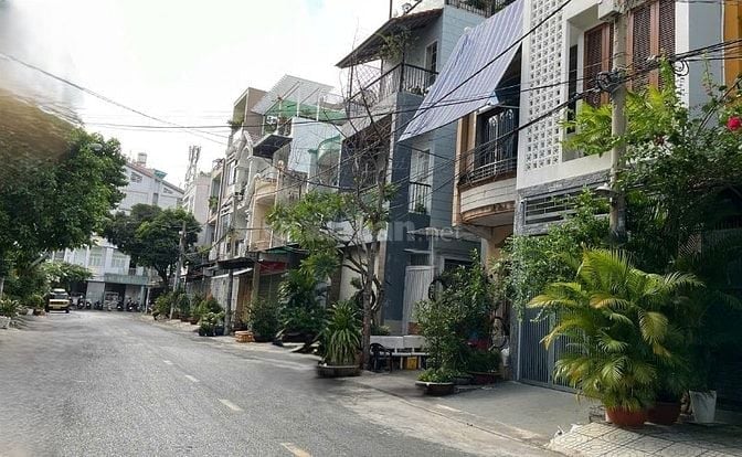 Nhà MT 17 Bác Ái 4x18m, 1 lầu đúc đường lớn có lề tiện ở và kinh doanh