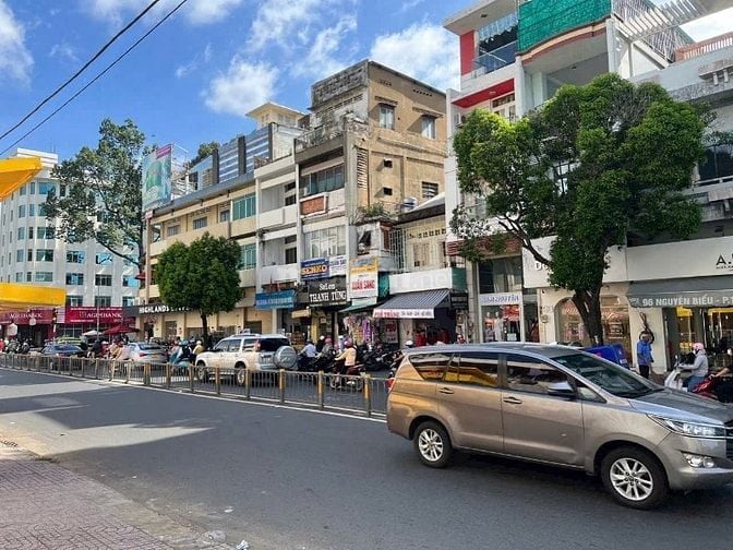 ✅Nhà Mặt Tiền 4x19 Nguyễn Biểu , quận 5