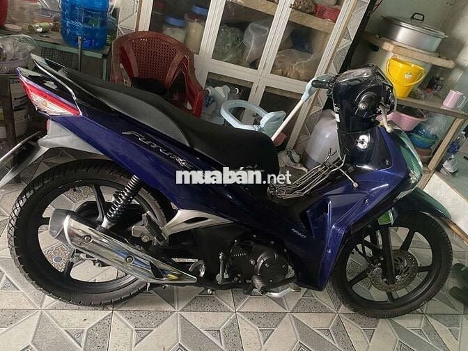 Nhỏ e lấy chồng nước ngoài  nên bán lại xe