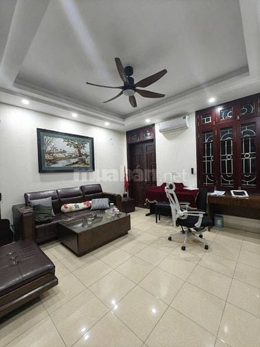 Bán nhà Thuỵ Khuê 5 tầng, 55m2, ngõ thông, gần phố, ở luôn. 14,5 tỷ