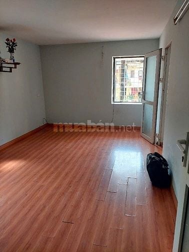 Cho thuê căn hộ tầng 3 phố Nguyễn Công Hoan Ba Đình 
