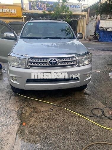 Toyota Fortuner 2009 2.7V - 233000 km