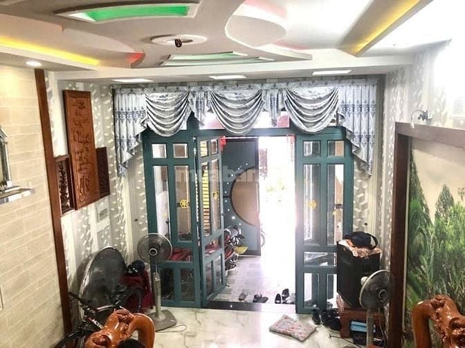 BÁN NHÀ 2 LẦU + SÂN THƯỢNG GẦN TÔ KÍ – GIÁ CHỈ 5 TỶ XXX