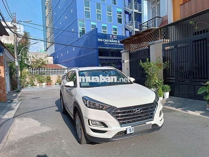 Hyundai Tucson 2.0 AT model 2020 trắng