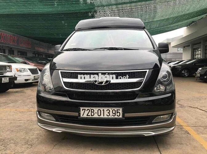 Hyundai Grand Starex 2010 Van 2.5 AT - 120000 km