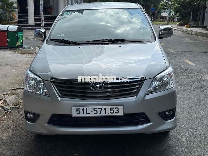 Toyota Innova 2012 J - 177000 km