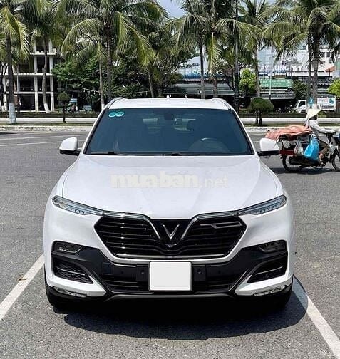 VinFast Lux SA 2.0 Premium 2.0 AT - 2019