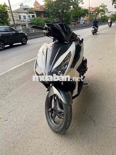 Honda airblade đời cao êm đẹp mê ly như hình