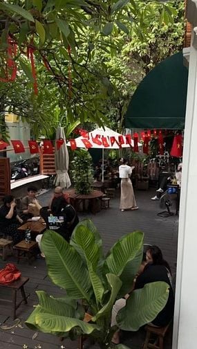 CẦN TUYỂN GẤP VÀI BẠN PHỤ BÁN CÀ PHÊ - ĐỒ UỐNG