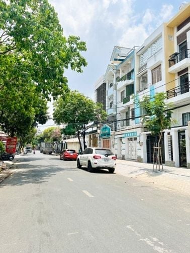 Bán nhà 3 tầng, mặt tiền kinh doanh khu Tên Lửa, 4x20, chỉ hơn 9 tỷ.
