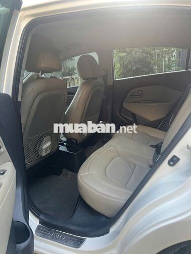 Kia Rio 2015 1.4 AT Sedan - 91000 km