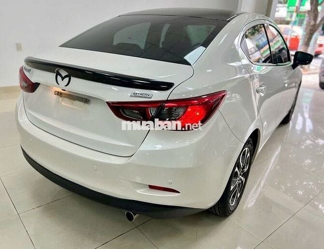 Mazda 2 2019 Premium Sedan - 68000 km