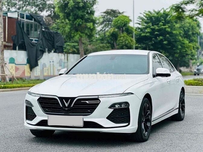 VinFast Lux A2.0 2022 A2.0 Tiêu chuẩn - 32000 km