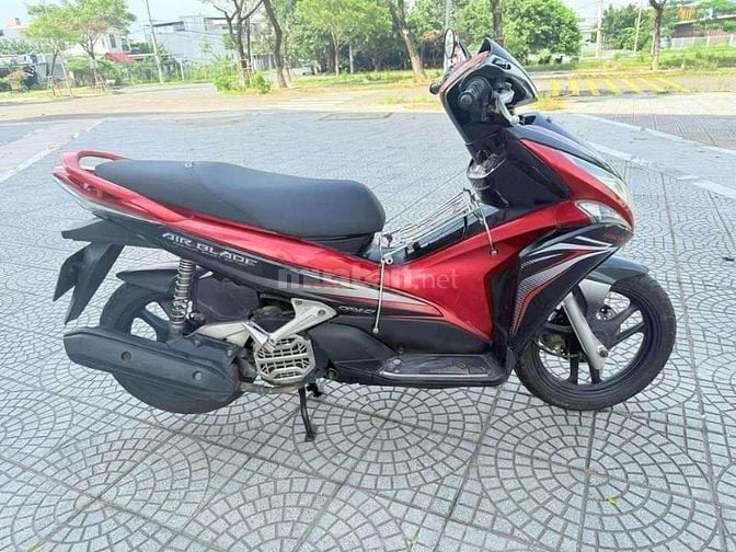 Ban xe Airblade đỏ đen 8tr5 Q7