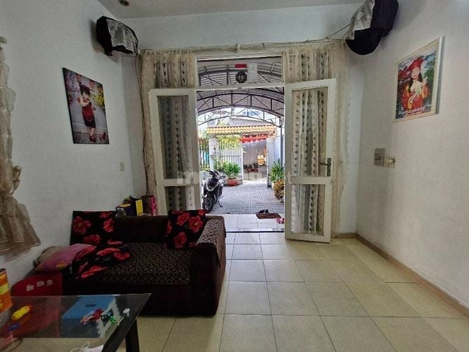 Nhà dt: 85m ( 5 x 17m ) gần Nguyễn Duy Trinh và chợ Tân Lập.